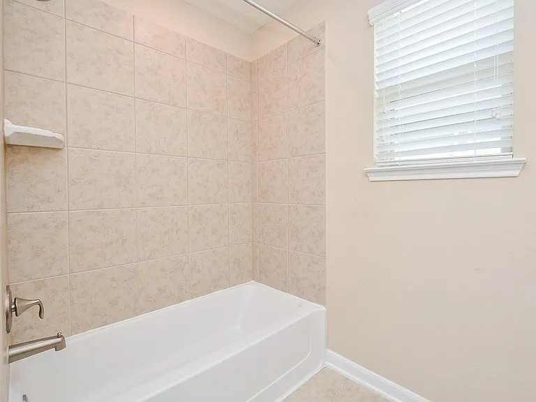 8019 Cheyenne Hills Trl — Photo 26