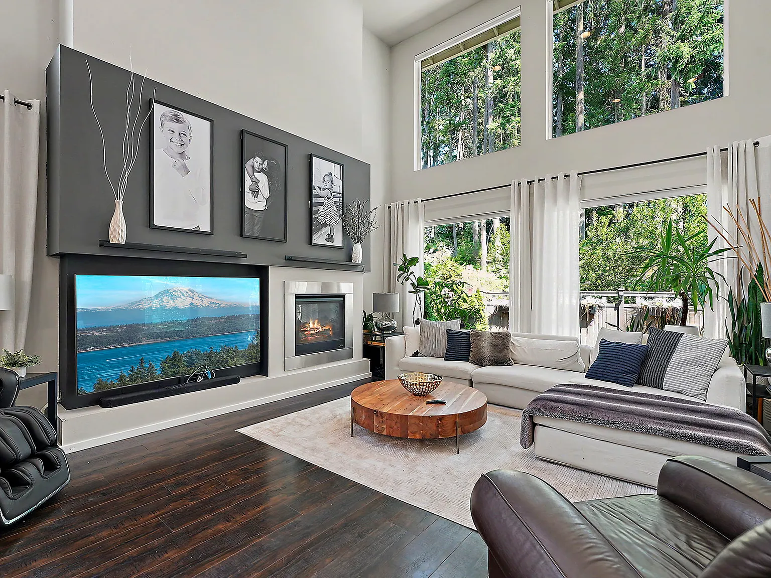 5 bed, 4047 sqft, $6,500 — Photo 2