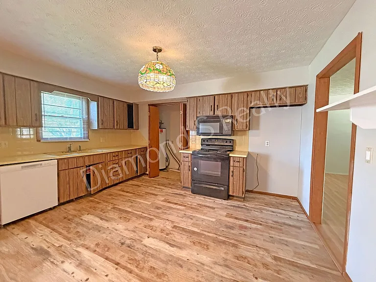2264 E Nora St — Photo 9