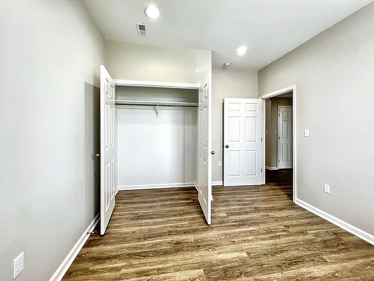 501 W Mulberry St — Photo 17