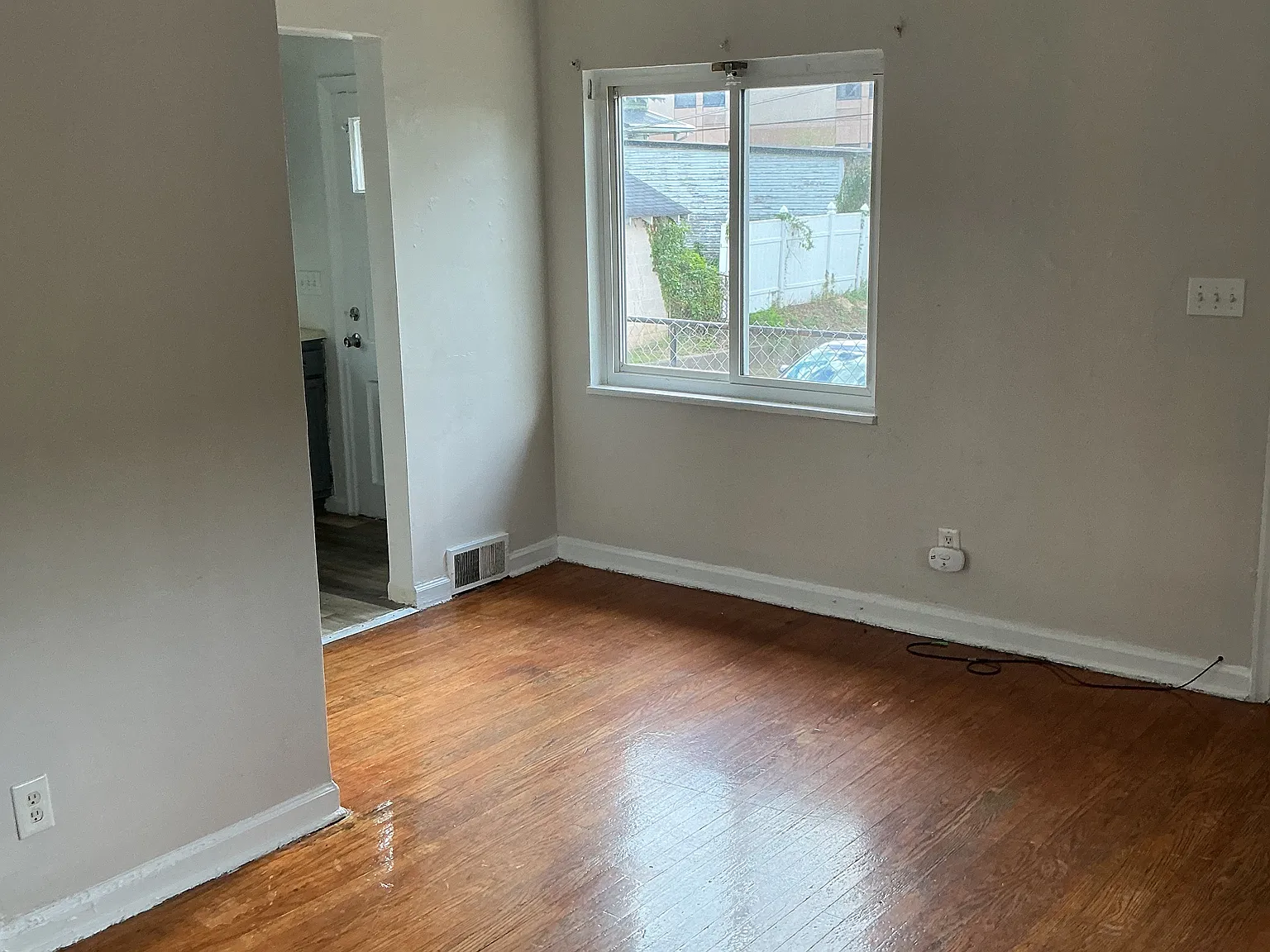 2 bed, 1.0 bath, 650 sqft, $695 — Photo 4
