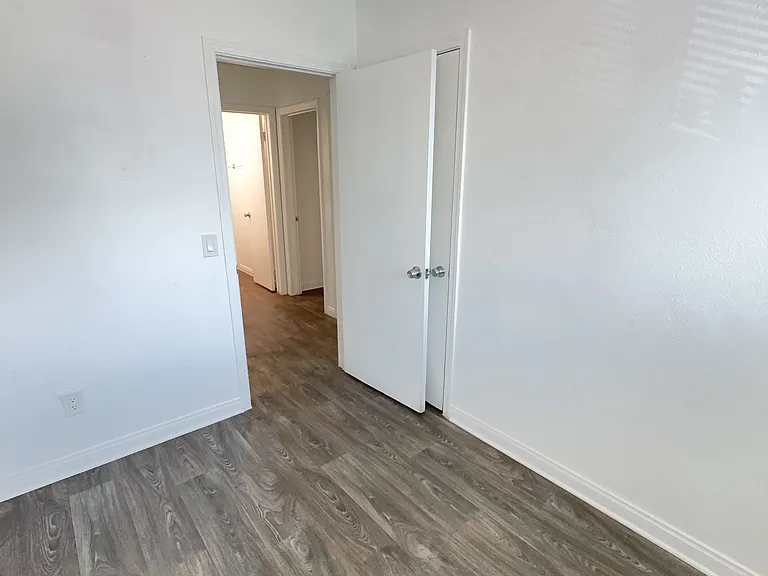 7003 Mount Vernon St — Photo 9