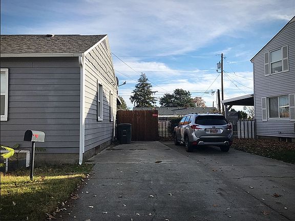 1306 Side Gate Entrance