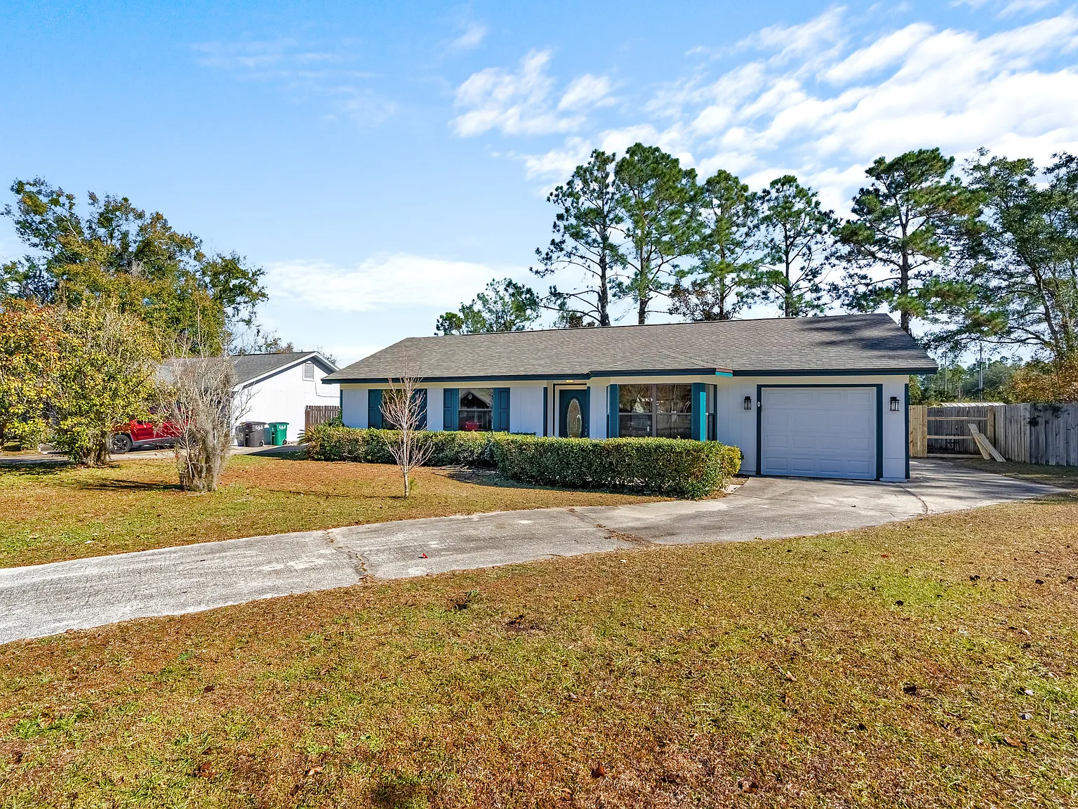 3 bed, 1229 sqft, $1,900 — Photo 3