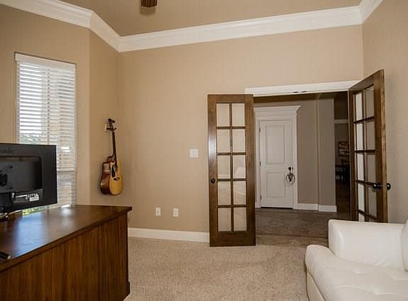 3rd image of 3912 Upper Lake Cir
