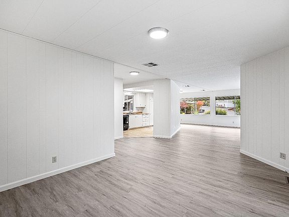 4th image of 49 Club View Drive