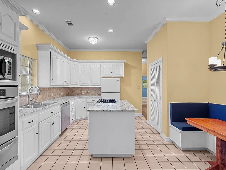 616 Westwood Cir — Photo 13