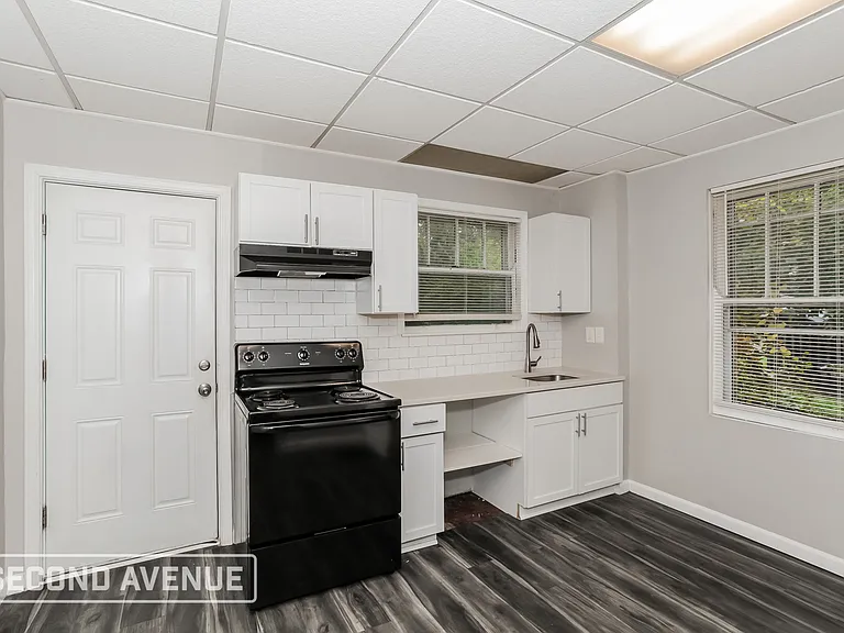 3302 Broadwell Ave — Photo 6