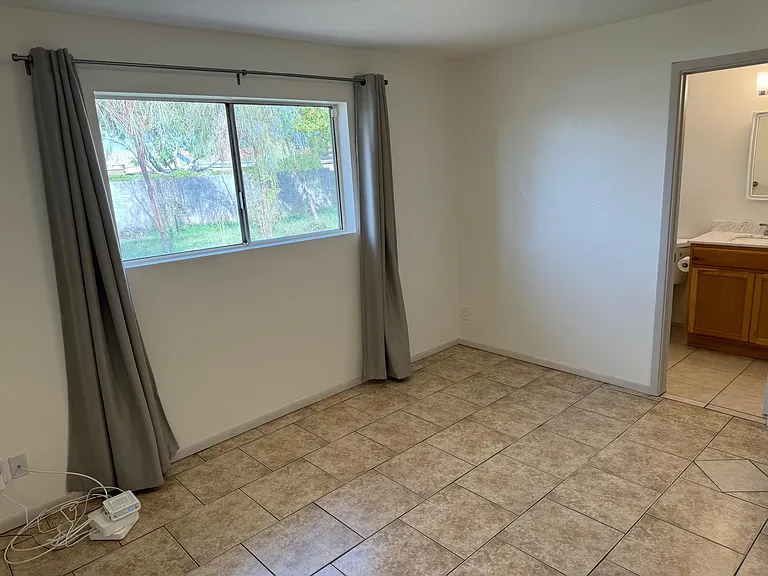 1214 W Manhatton Dr — Photo 5