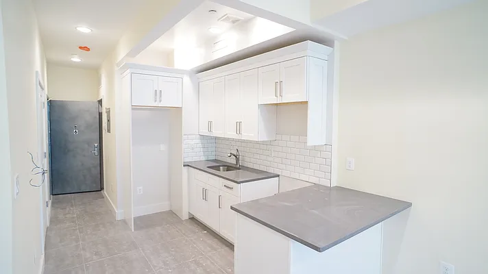 Rented by Karten & Lowe New York Real Estate LLC | media 8