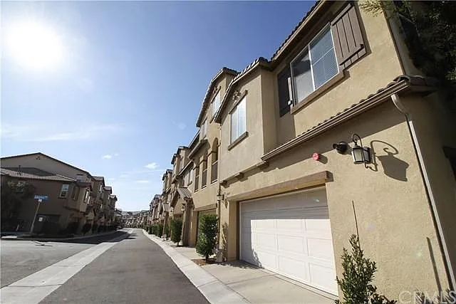 40879 Belleray Ave — Photo 2