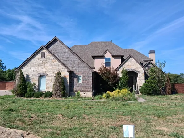 1204 SW 24th St, Wagoner, OK 74467