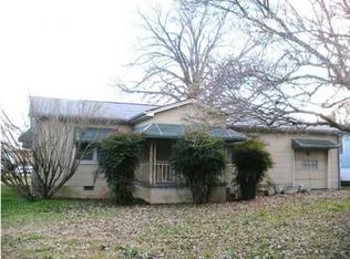 134 Cloud Springs Rd, Rossville, GA 30741