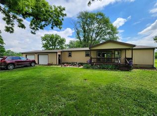 564 N 210th St, Arma, KS 66712