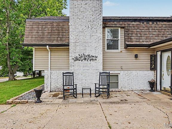 3rd image of 112 Sutters Mill Rd