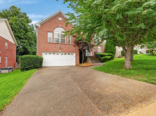 105 Lighthouse Cir, Hendersonville, TN 37075