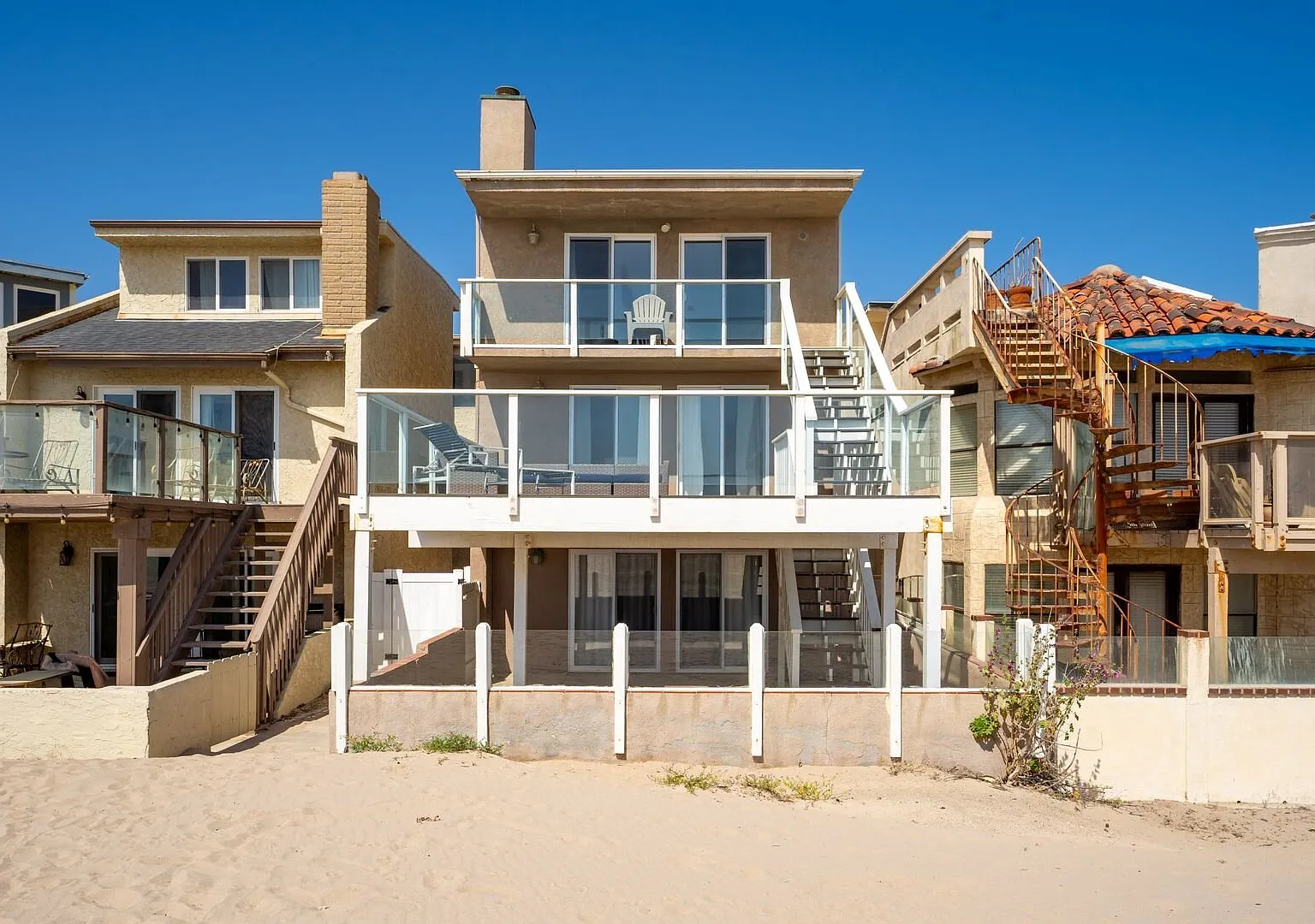 5 Bedroom + 4 Bathroom Home | Ocean Opulence | Furnished Monthly Rental — Photo 1