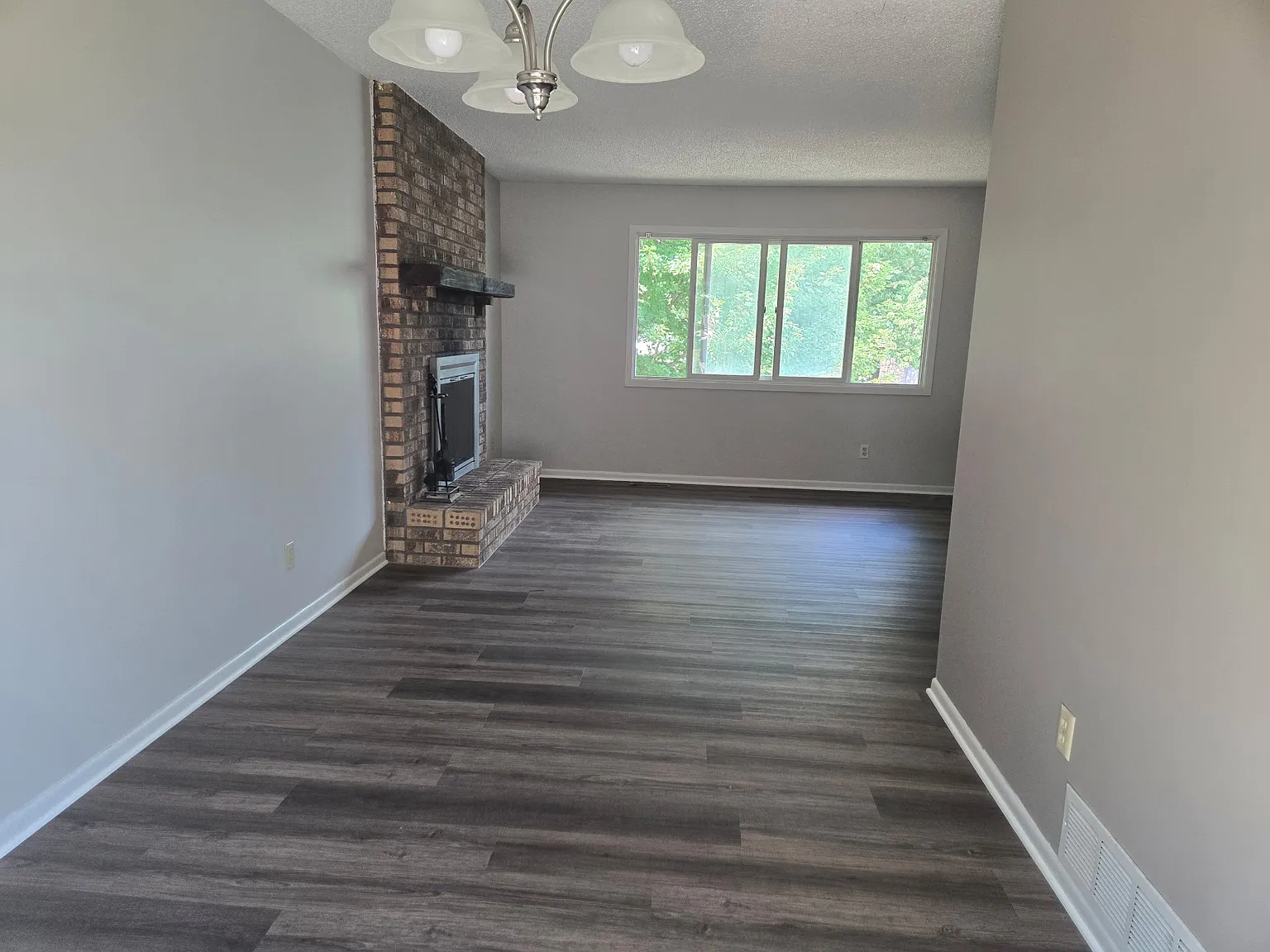 3 bed, 1750 sqft, $2,300 — Photo 3