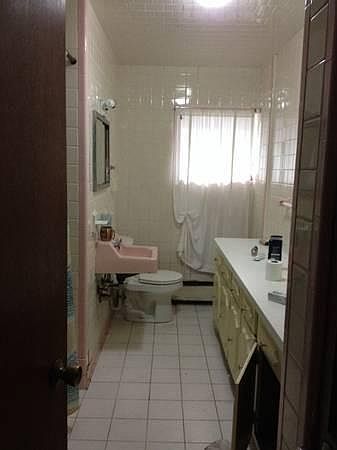 2nd image of 305 Boston Ave #1