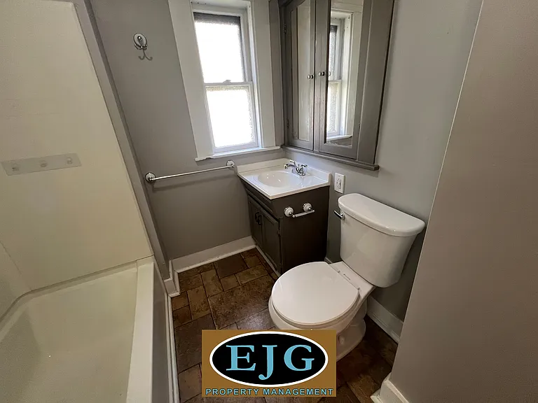 74 Ash St #1 — Photo 33