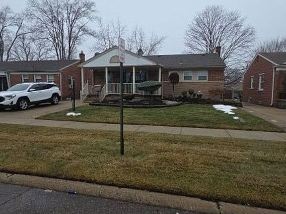 2nd image of 1722 Meadowlane St