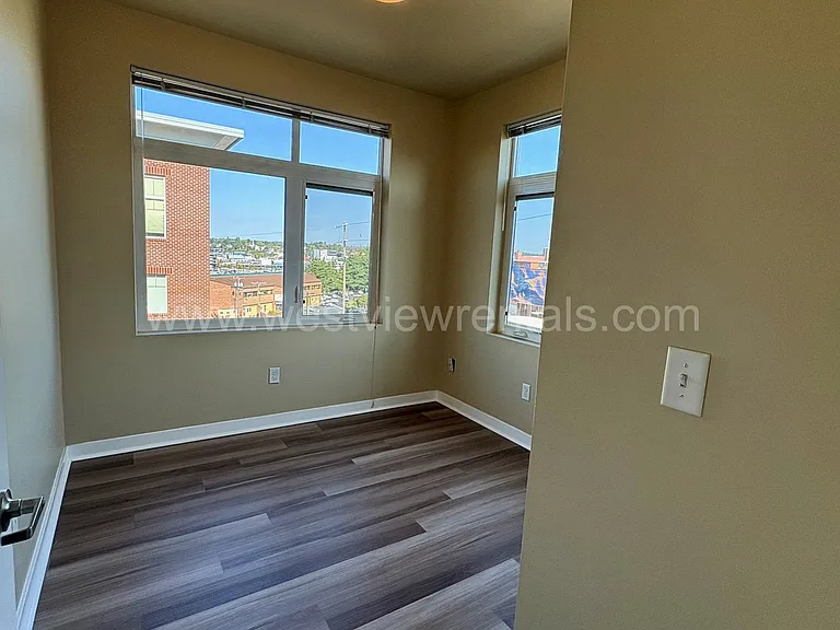 200 E Maple St — Photo 219