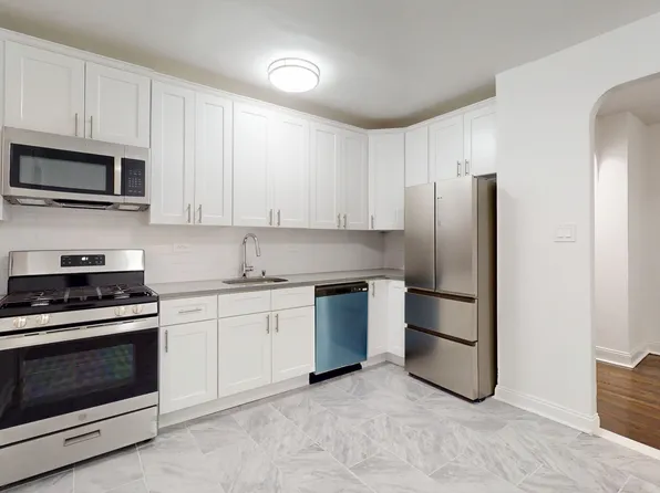 221 East 18th Street 1E image 1 of 6
