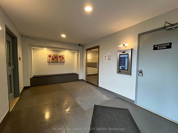 3rd image of 214 Viewmount Dr #403
