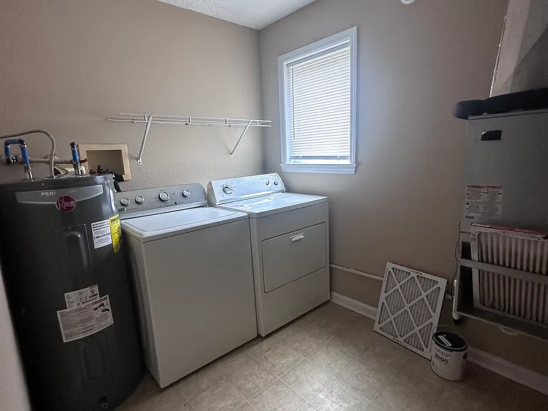 179 Lakeshore Dr #4 — Photo 6