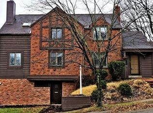 426 Marlin Dr, Pittsburgh, PA 15228