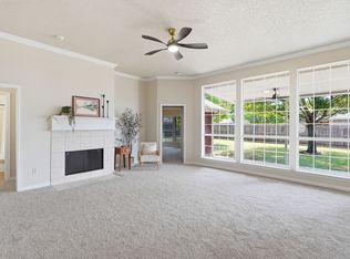 1121 SW Hillside Dr, Burleson, TX 76028