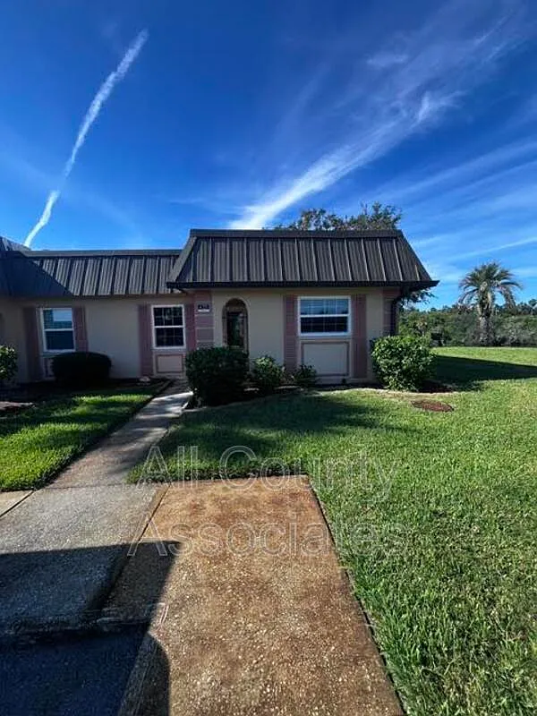2 bed, 2.0 bath, 1050 sqft, $1,695 — Photo 1