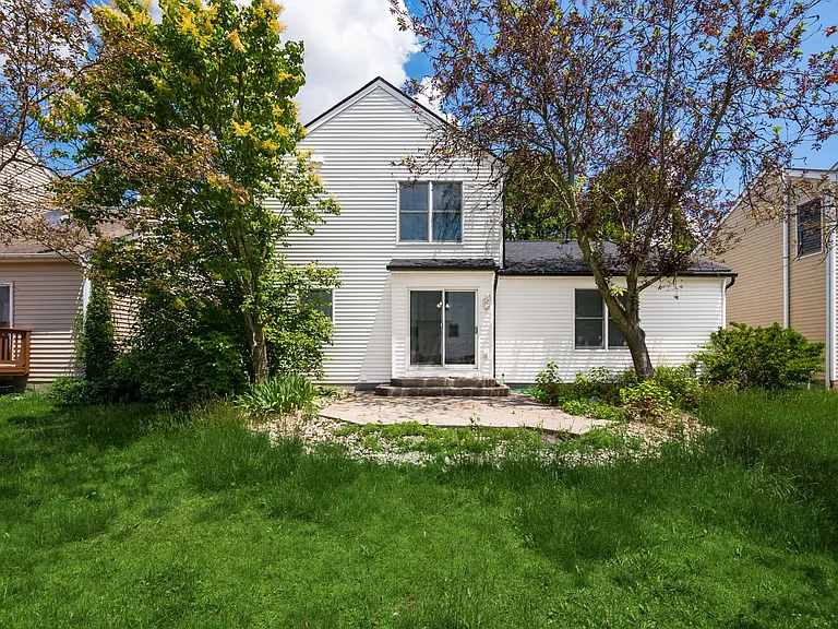 8607 Clover Glade Dr — Photo 39