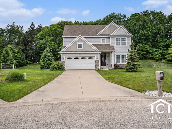 9365 Windward Dr, West Olive, MI 49460