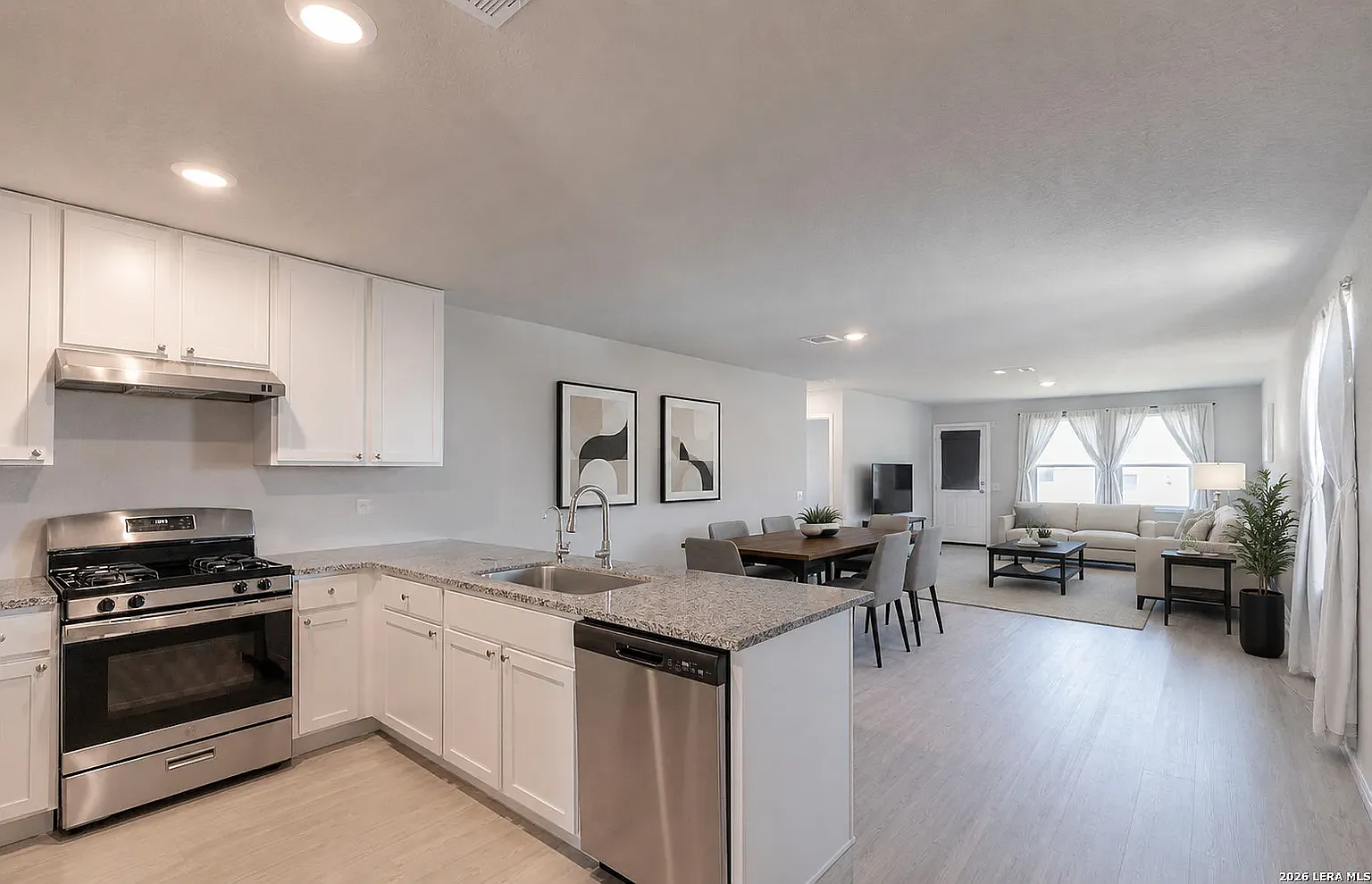 4 bed, 1635 sqft, $2,030 — Photo 4