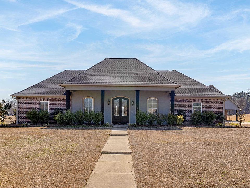 1st image of 107 Castle Creek Dr