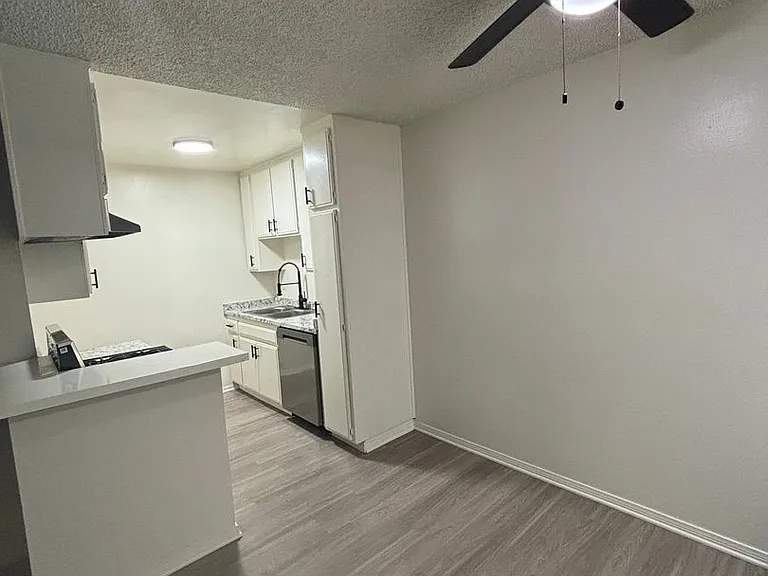 WOODCREST APARTMENTS — Photo 50