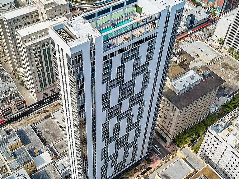 151 SE 1st St #Penthouse 7 — Photo 36