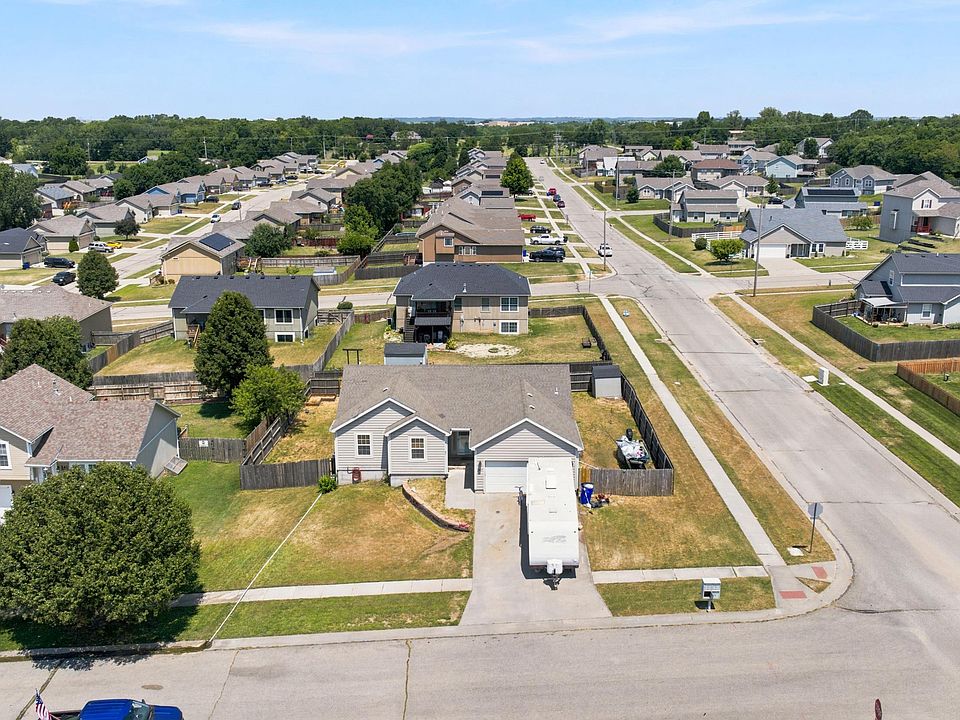 1st image of 2804 Valley Dr