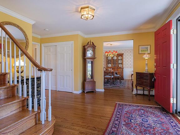 4th image of 12 Pine Valley Rd