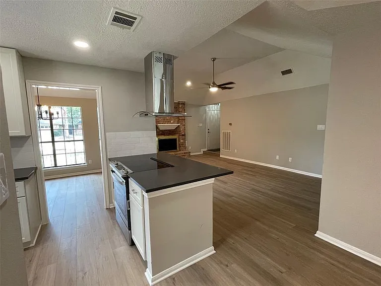 1015 Cascade Creek Dr — Photo 10