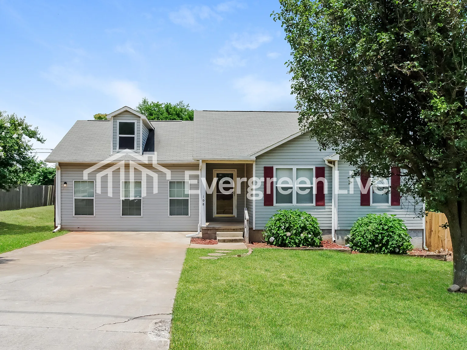 4 bed, 2.0 bath, 1520 sqft, $1,495 — Photo 2
