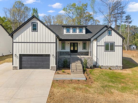 2nd image of 651 Narrow Cir