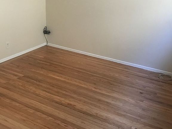 4th image of 220 E 15th St APT 12