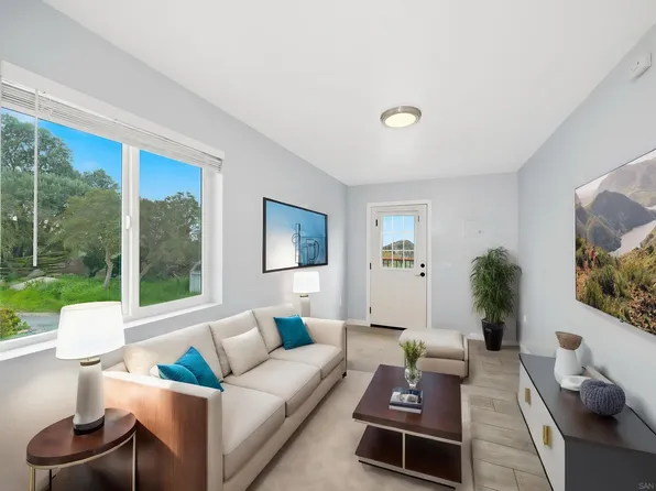 300 Highline Trl, El Cajon, CA 92021