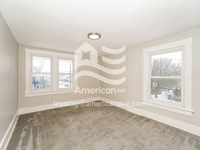 1732139_009_main_bedroom_8.jpg