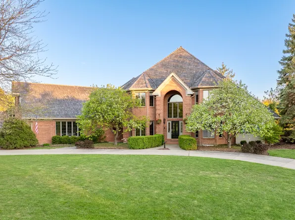 1211 Highgate Ct, Libertyville, IL 60048