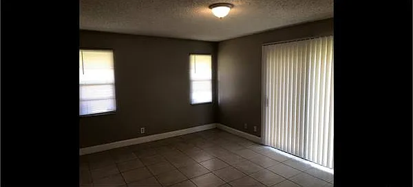 7427 SW 11th Ct — Photo 12