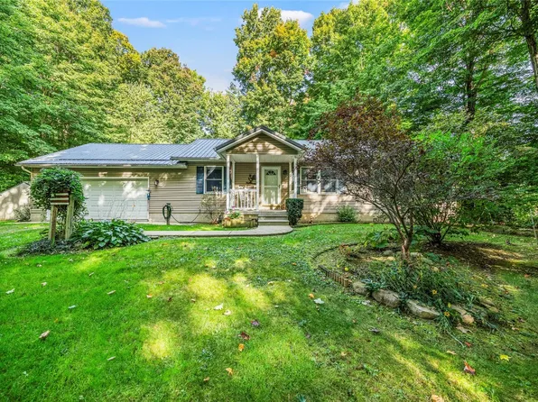 9814 Smith St, Lake City, PA 16423