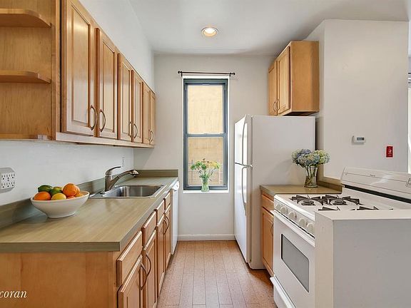 3rd image of 299 13th St APT 2B